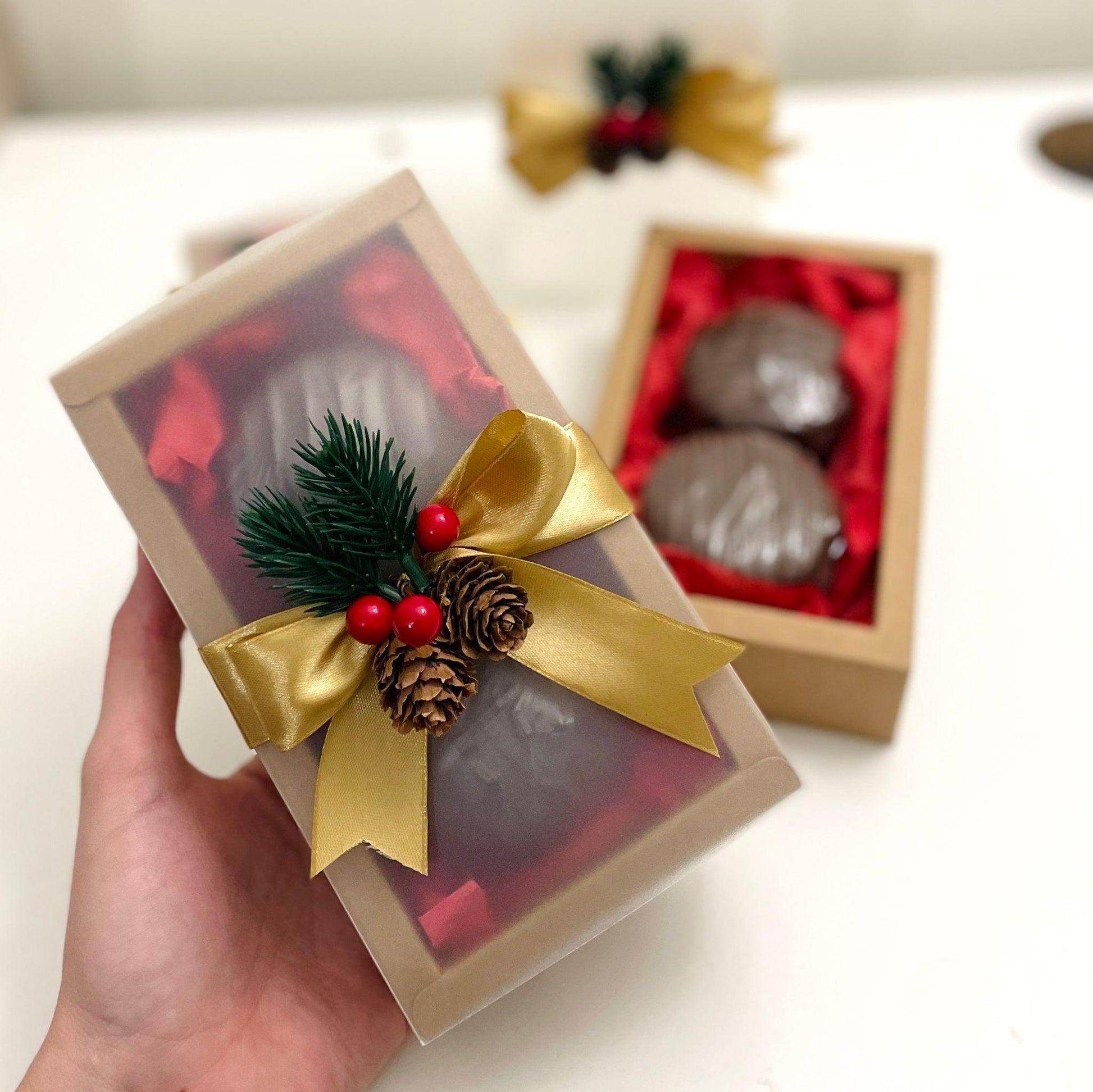 Box decorated with Honey Cake - Pudim Lovers