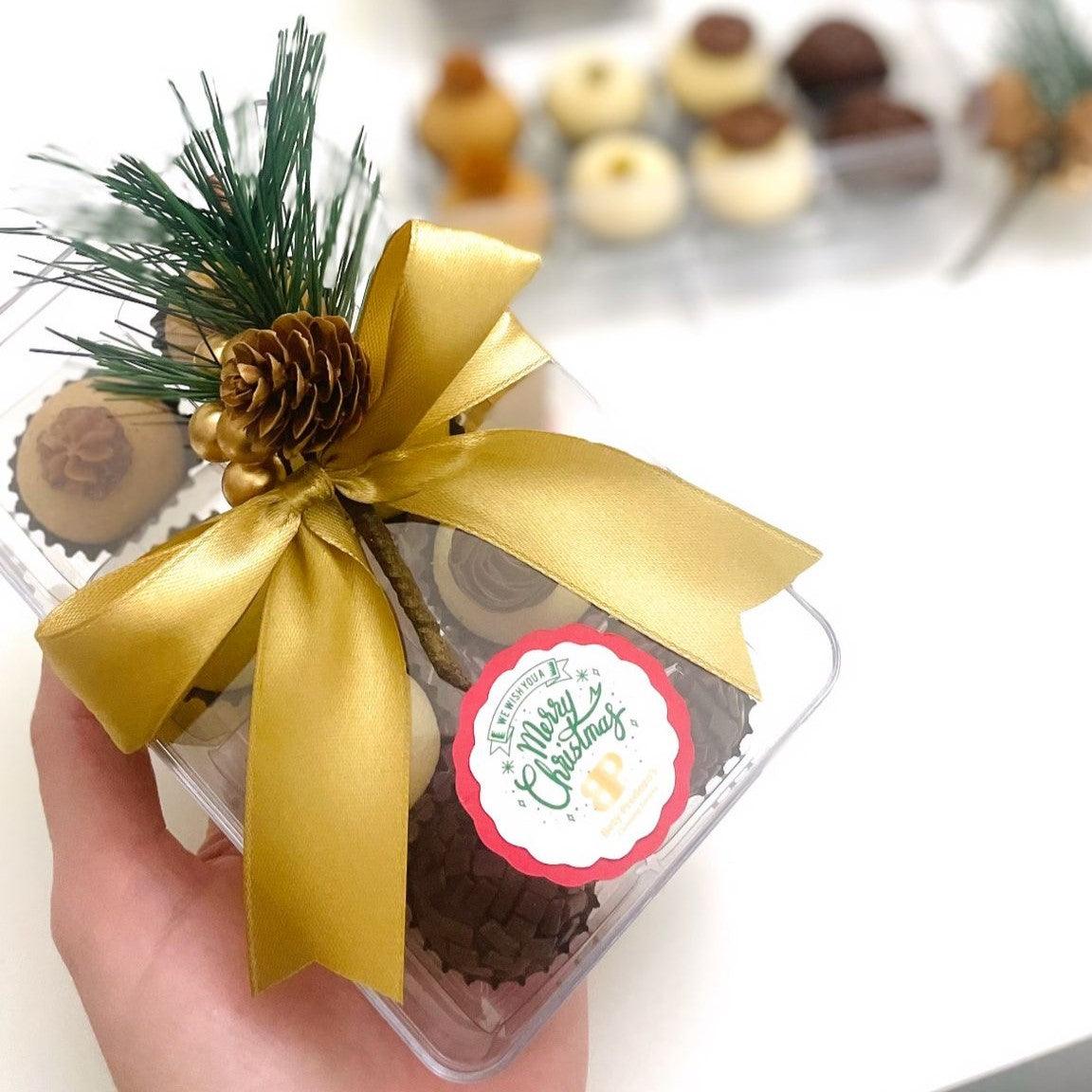 Brigadeiro Gourmet (decorated box with 8 units) - Pudim Lovers