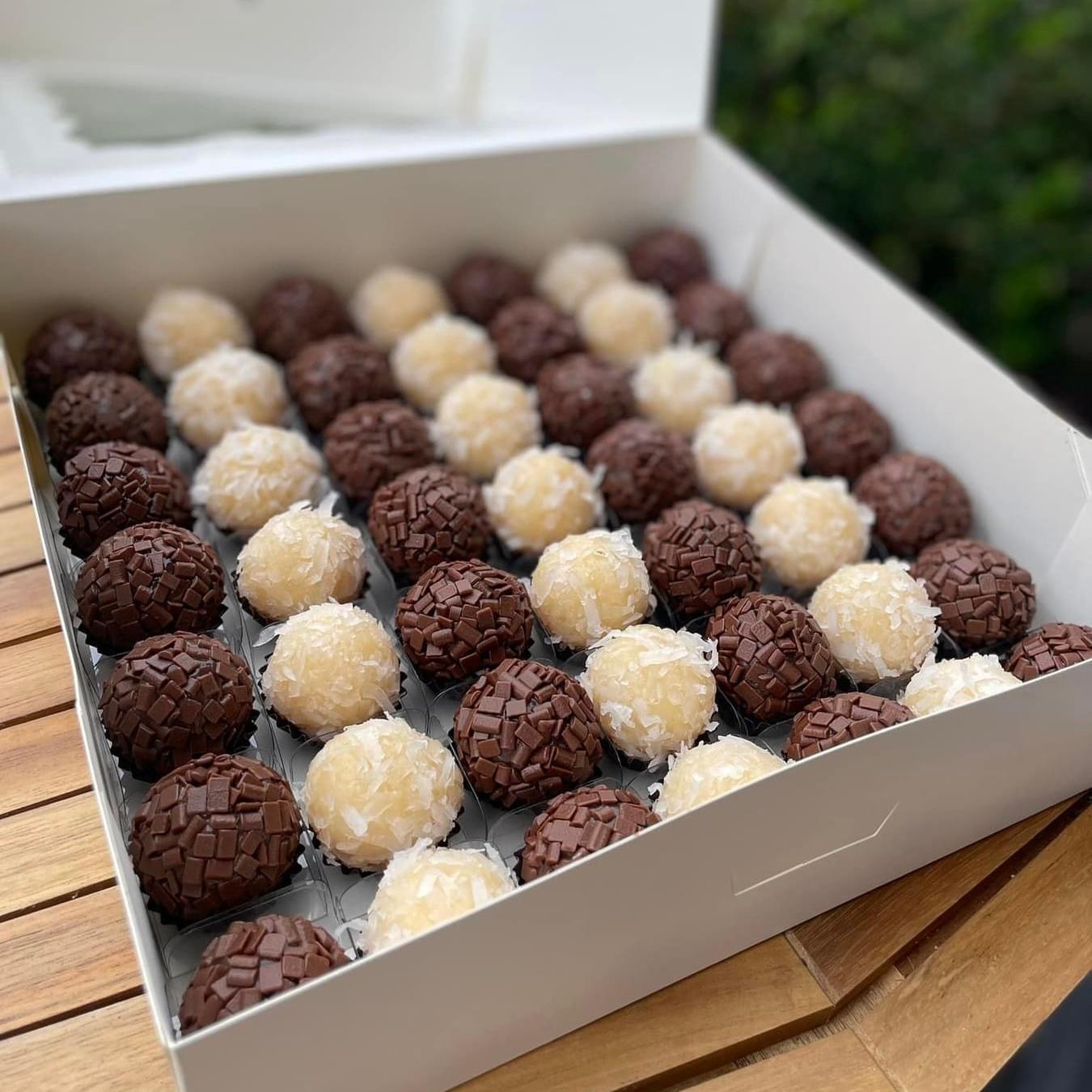 Brigadeiro Gourmet (box with 25un) - Pudim Lovers